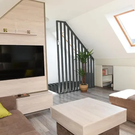 Bell Nyaralo Agard * Gárdony